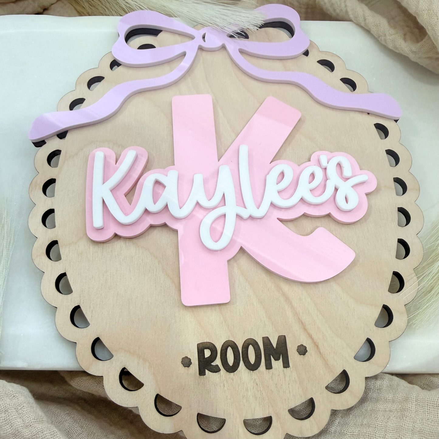 Kids Name Bedroom Sign, Custom Siblings Name Door Sign, Nursery Wall Sign, Personalized Kids Room Decor, Custom Scalloped bow Theme Decor.