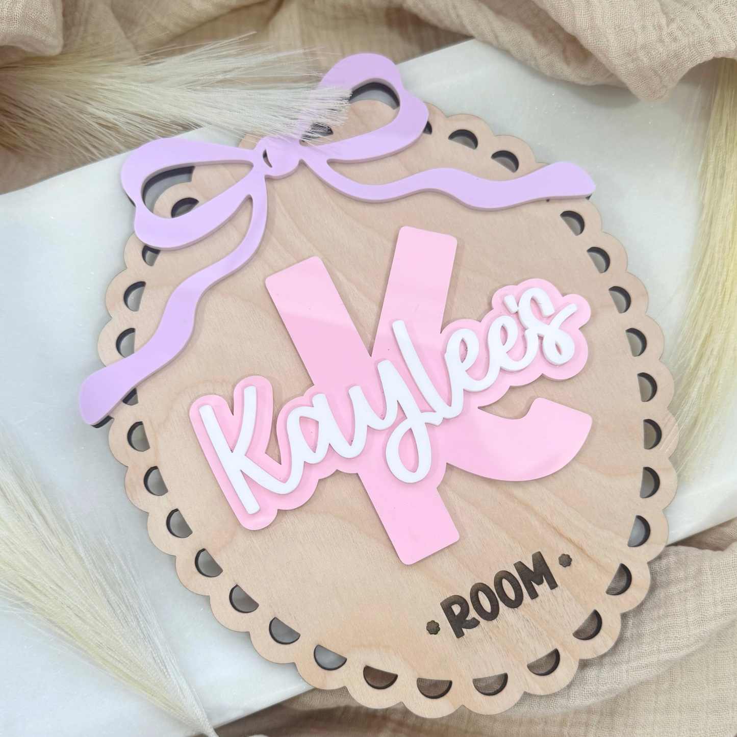 Kids Name Bedroom Sign, Custom Siblings Name Door Sign, Nursery Wall Sign, Personalized Kids Room Decor, Custom Scalloped bow Theme Decor.