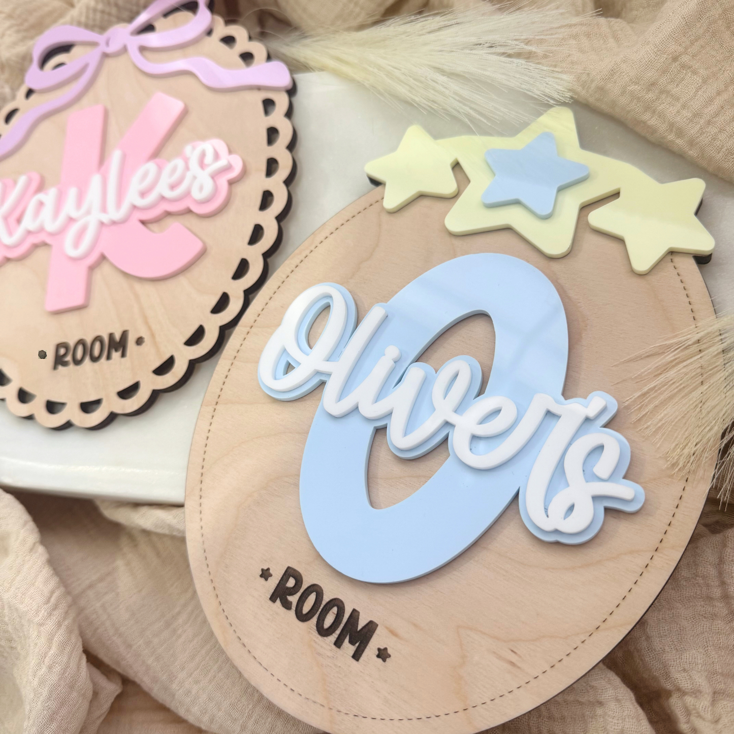 Kids Name Bedroom Sign, Custom Siblings Name Door Sign, Nursery Wall Sign, Personalized Kids Room Decor, Custom Scalloped bow Theme Decor.