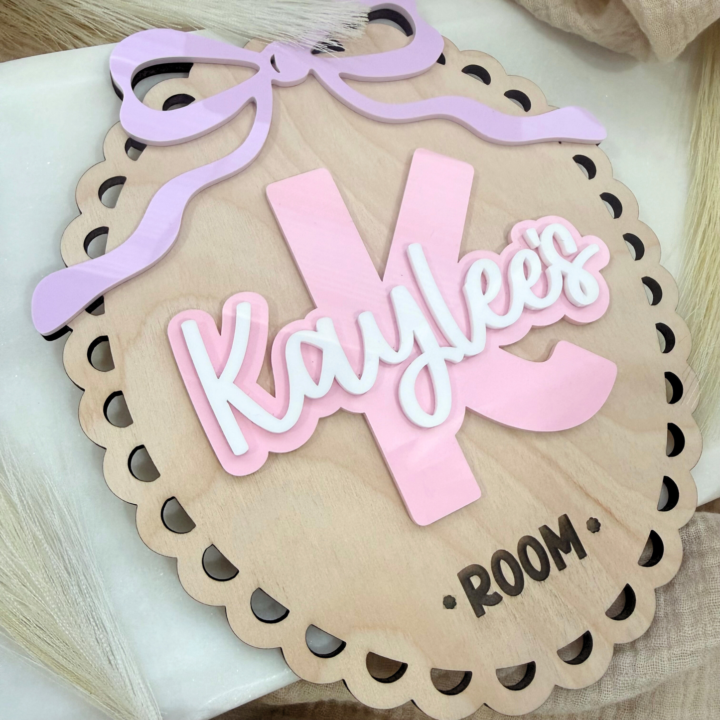 Kids Name Bedroom Sign, Custom Siblings Name Door Sign, Nursery Wall Sign, Personalized Kids Room Decor, Custom Scalloped bow Theme Decor.