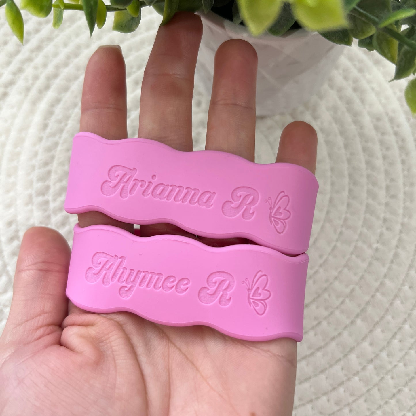 Custom Kids Water Bottle Bands, Personalized BoPersonalized Kids Water Bottle Bands | Custom Name Bottle Band for Sippy Cups, Baby Bottles & School Water Bottles.