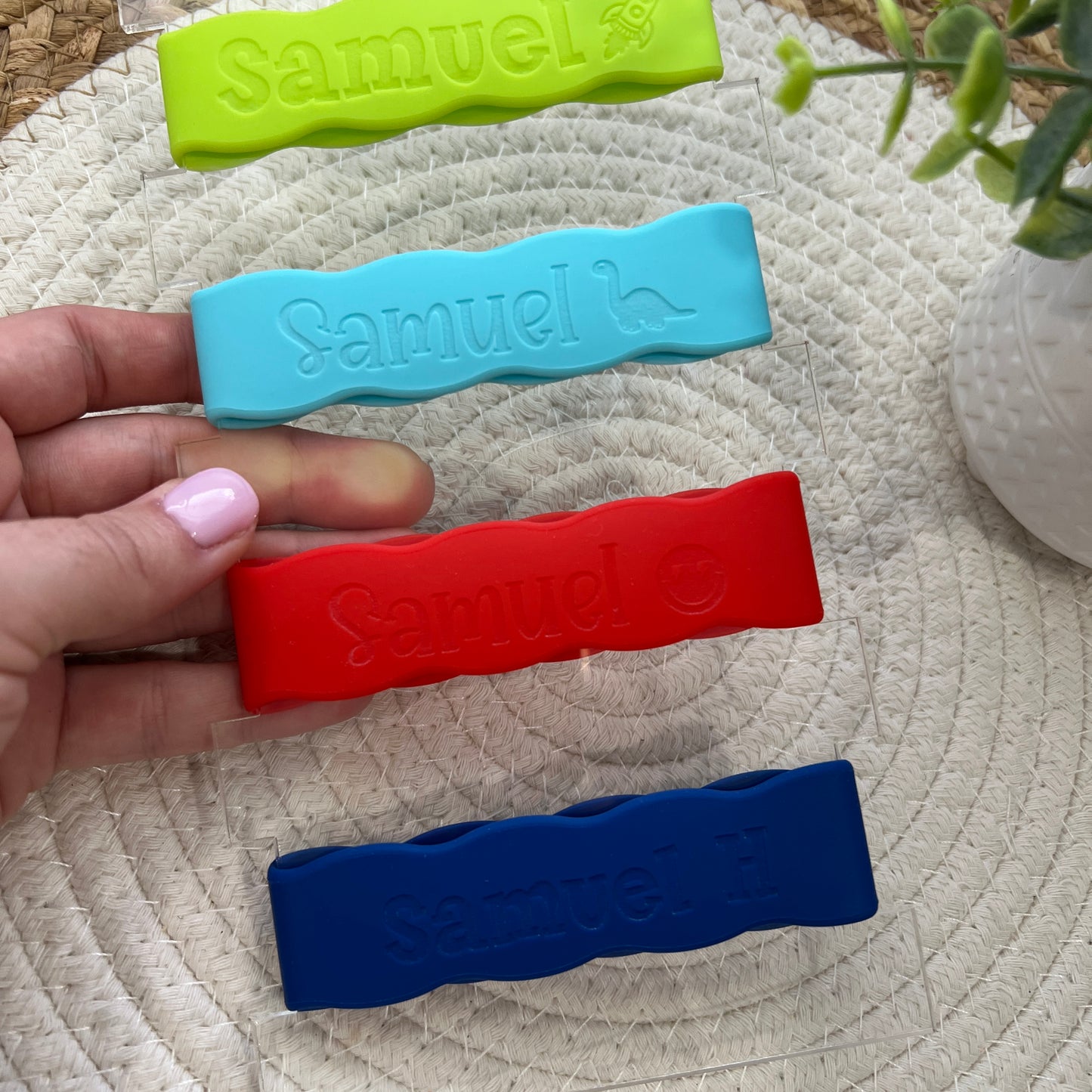 Custom Kids Water Bottle Bands, Personalized BoPersonalized Kids Water Bottle Bands | Custom Name Bottle Band for Sippy Cups, Baby Bottles & School Water Bottles.